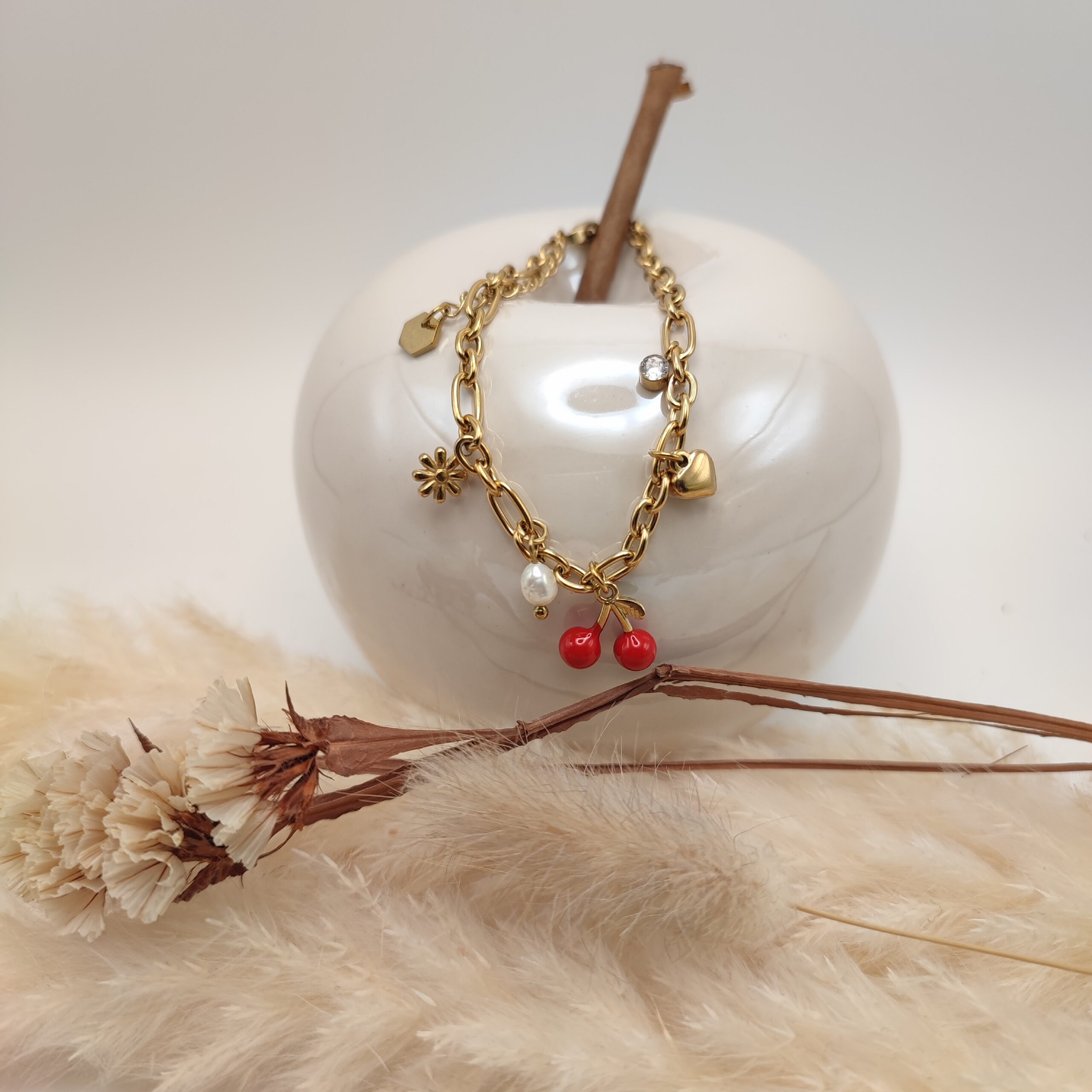 Bracelet cherry